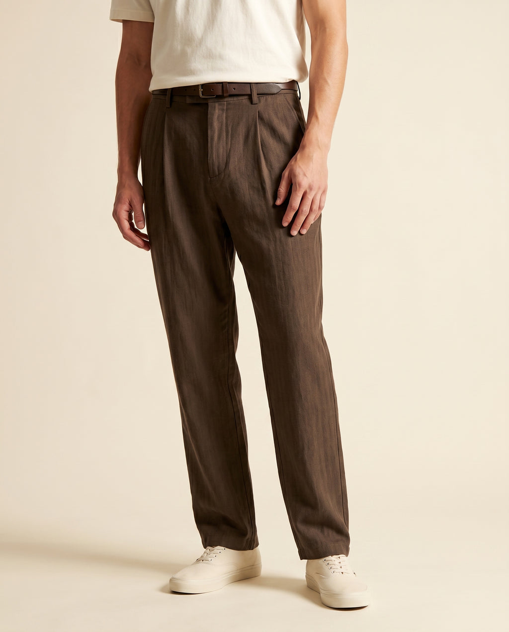 Linen Blend Straight-Leg Trousers - Coffee on model